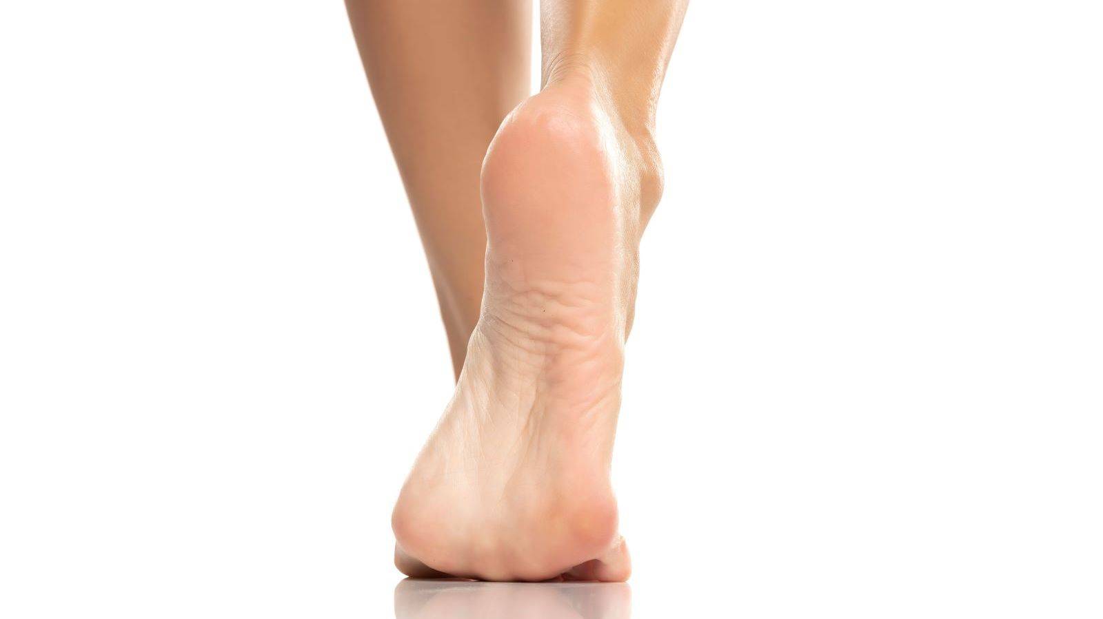 足の親指の関節痛をどのように治療しますか?