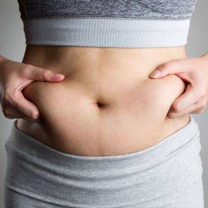 【わずか1分！正月の浮き輪肉対策】すっきり流して脂肪を溜めにくい体を作る「時短ピラティス」