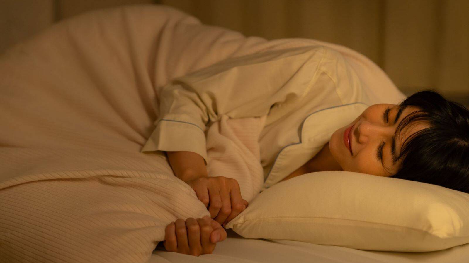 「乱れがちな自律神経を上手に整えたいなら」寝ながらできる安眠夜ヨガ２ポーズ