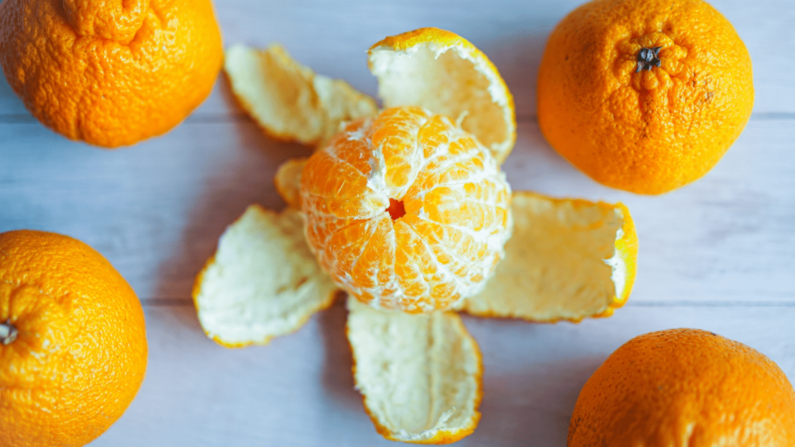 皮を剥いたデコポン