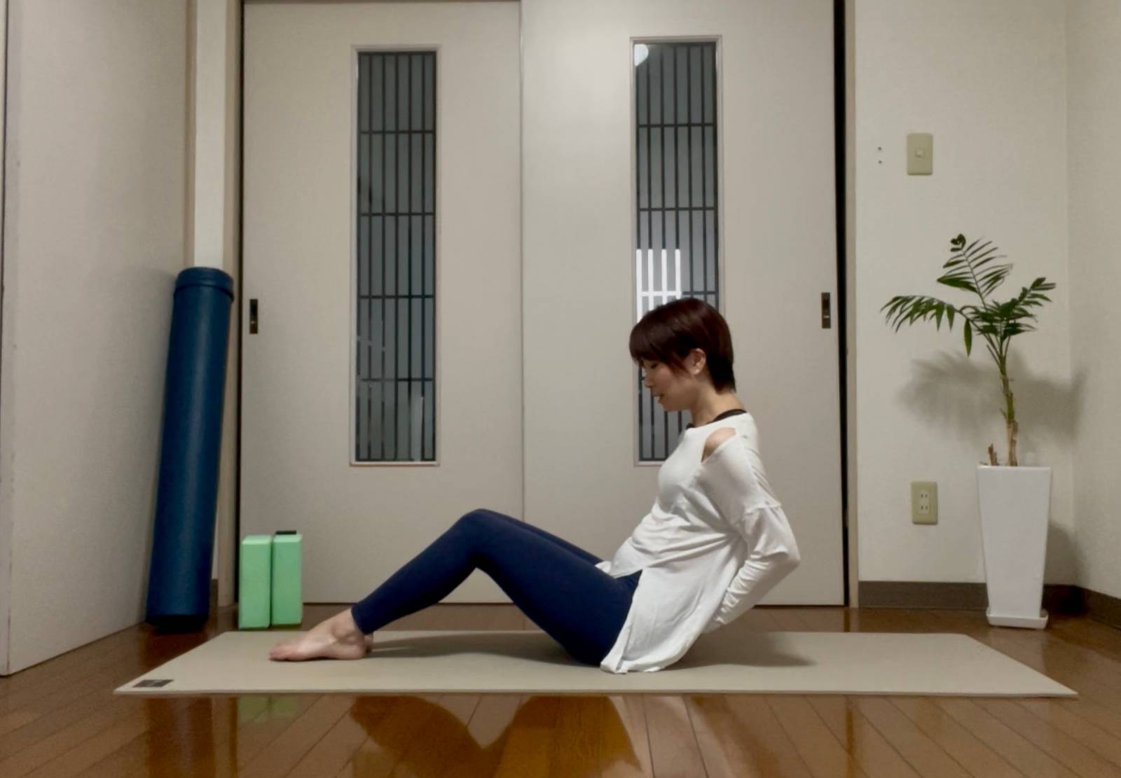 骨盤ゆらしストレッチ