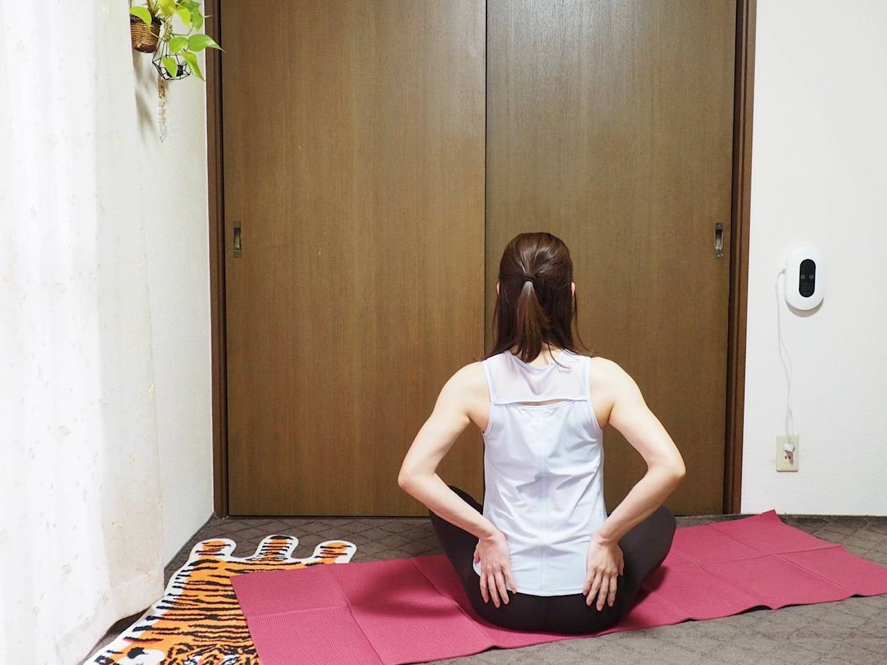 肩甲骨ストレッチ①