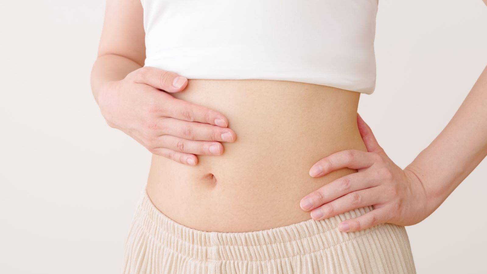 【ちゃんと効果がでる腸活】食べる前に「出す」ことから始めよう!簡単1分腸マッサージ