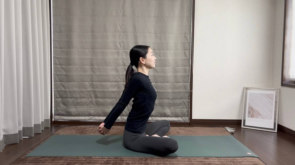 肩甲骨ストレッチ