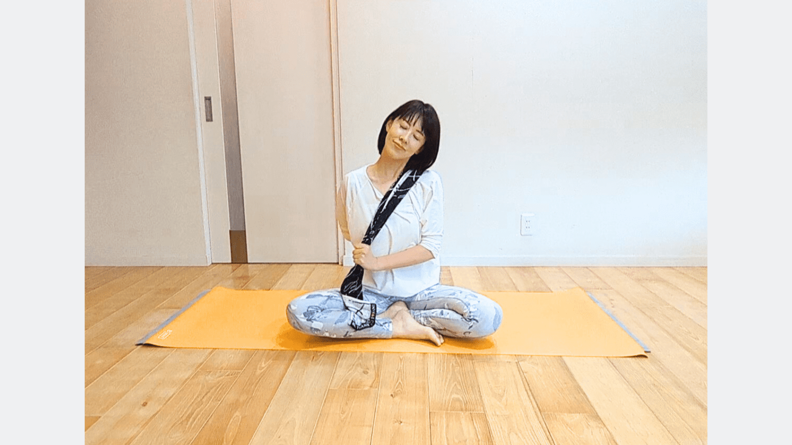 肩の経絡ストレッチ