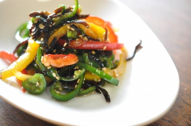 パプリカ昆布和え