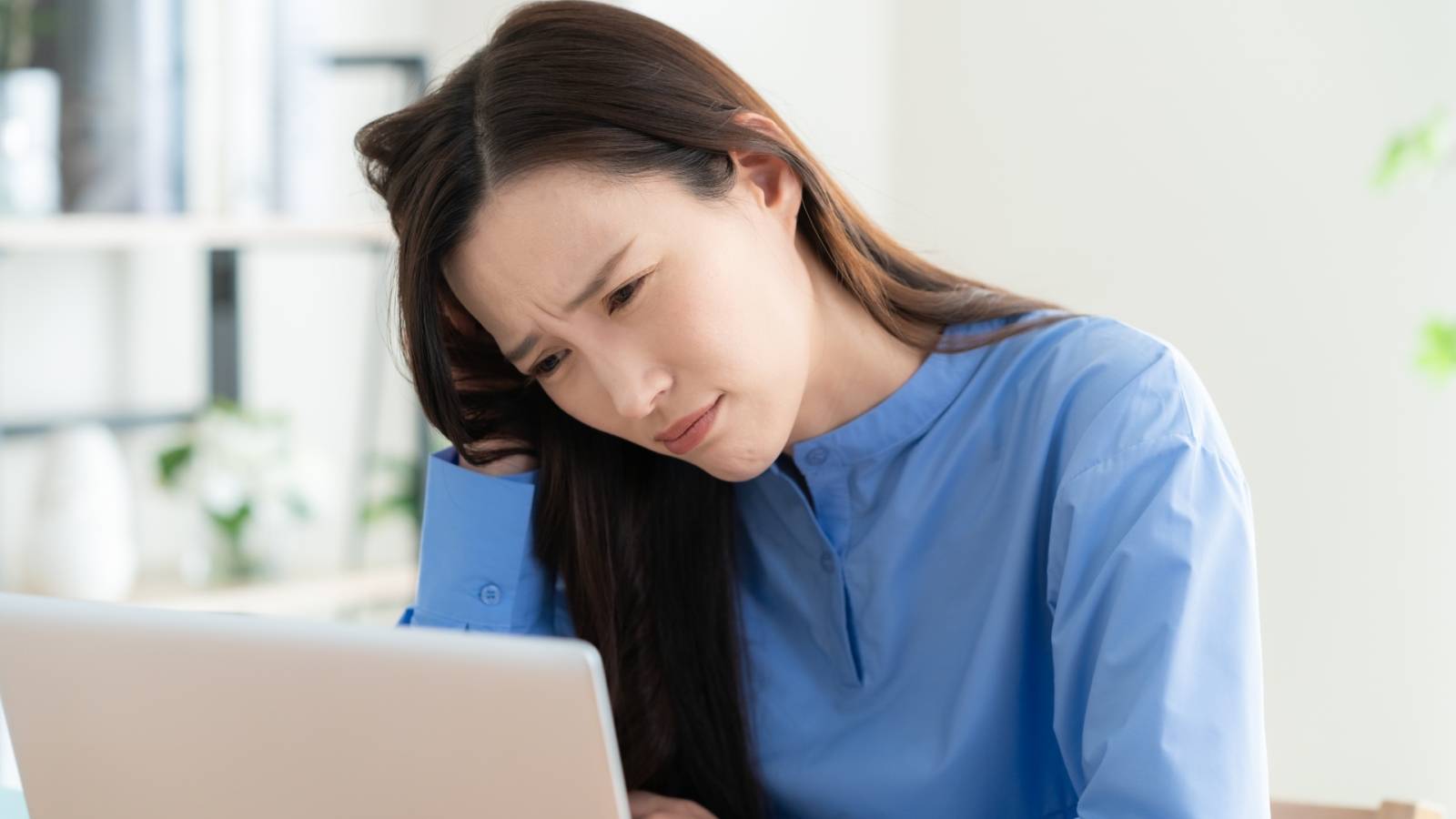 【偏頭痛にはコレ】呼吸を聞いて穏やかさを取り戻し、痛みがやわらぐ「ながら耳ほぐし」