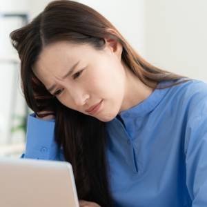 【偏頭痛にはコレ】呼吸を聞いて穏やかさを取り戻し、痛みがやわらぐ「ながら耳ほぐし」
