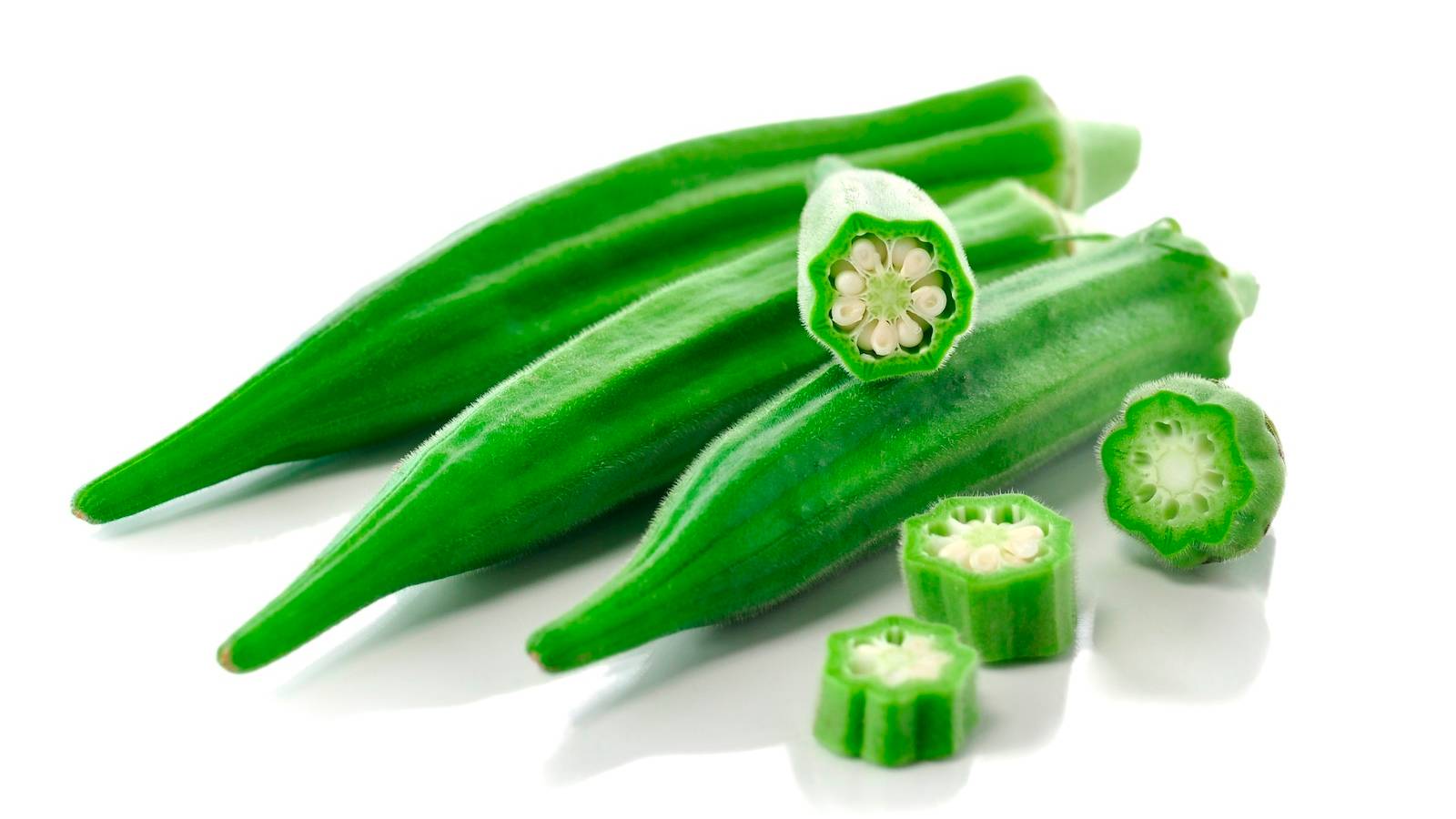 〈オクラ〉表面のうぶ毛はどうする？ヘタとガクは？管理栄養士が教える、オクラの簡単な処理の仕方