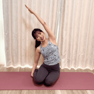 家事、育児、スマホ操作で現代人の背中はこっている！バキバキ背中をほぐす【おうちピラティス】