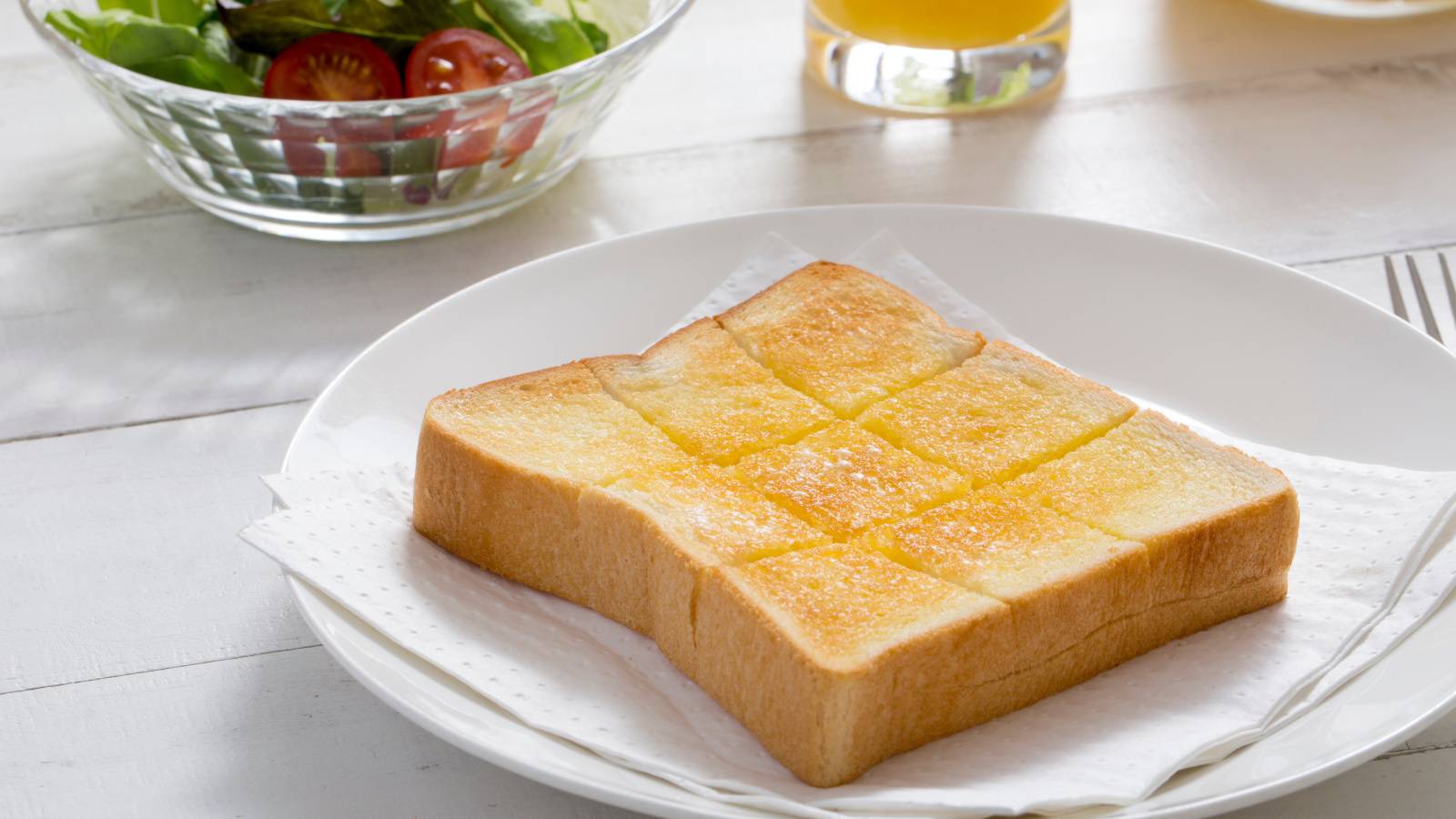 「寝ても疲れが取れない…」時に、いつもの朝食に「ちょい足し」するだけで疲れが取れる食材3選