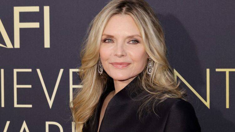 ミシェル・ファイファー（66歳）運動嫌いを公言！ありのままのワークアウト動画に称賛の声が集まる