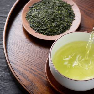 「気づかず飲んでたわ…」緑茶を飲まない方がいい人の特徴｜管理栄養士が解説