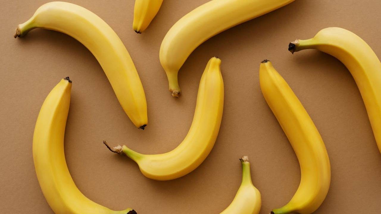 「何も考えずに食べてたわ…」バナナを食べない方がいい人の特徴|管理栄養士が解説