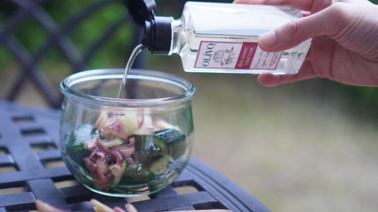 梅雨にサッパリ＆筋肉疲労の回復にも！ホワイトバルサミコ酢で簡単「きゅうりとみょうがのマリネ」