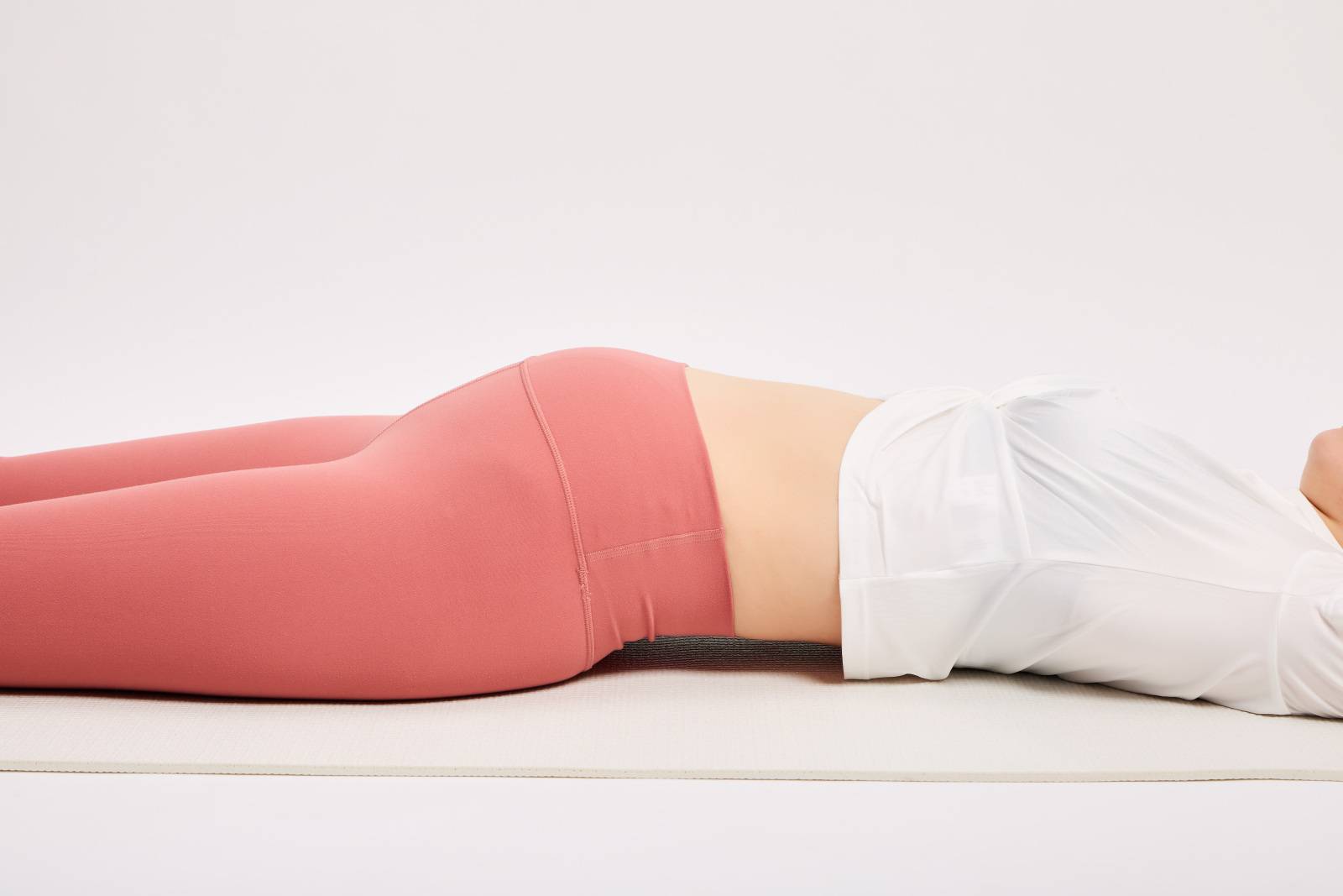 ほぐす・伸ばす・鍛えるで引き締める「美筋ヨガ」