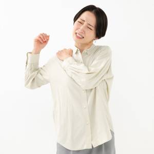 「最近、腕が上がらない…」と感じたら。三角筋をほぐして肩の可動域を上げる「三方向ストレッチ」