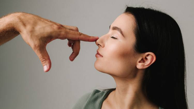 映画『サブスタンス』から考える「女性にアンチエイジングを強いるのは一体誰?」という疑問