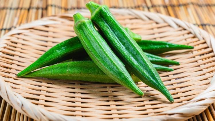 「ガクをすべて切り落としていたわ…」【オクラ】の栄養価を損なうNGな下処理法とは？栄養士が解説