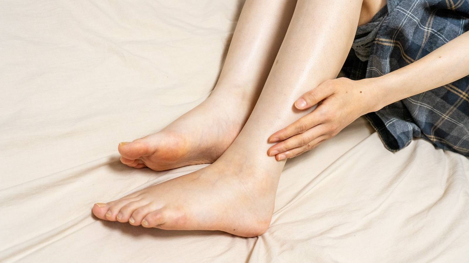 「動かない時間」が老廃物を溜めてしまう?更年期の疲れ・むくみに効く〈1ポーズ〉で溜めない体づくり