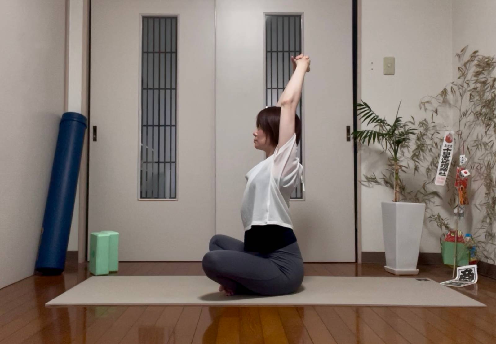 背骨ストレッチ