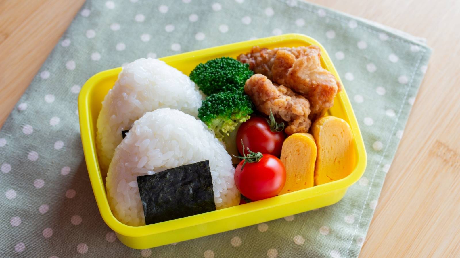 「毎日お弁当に入れてたわ…」実は食中毒を起こしやすいお弁当のおかず|管理栄養士が解説