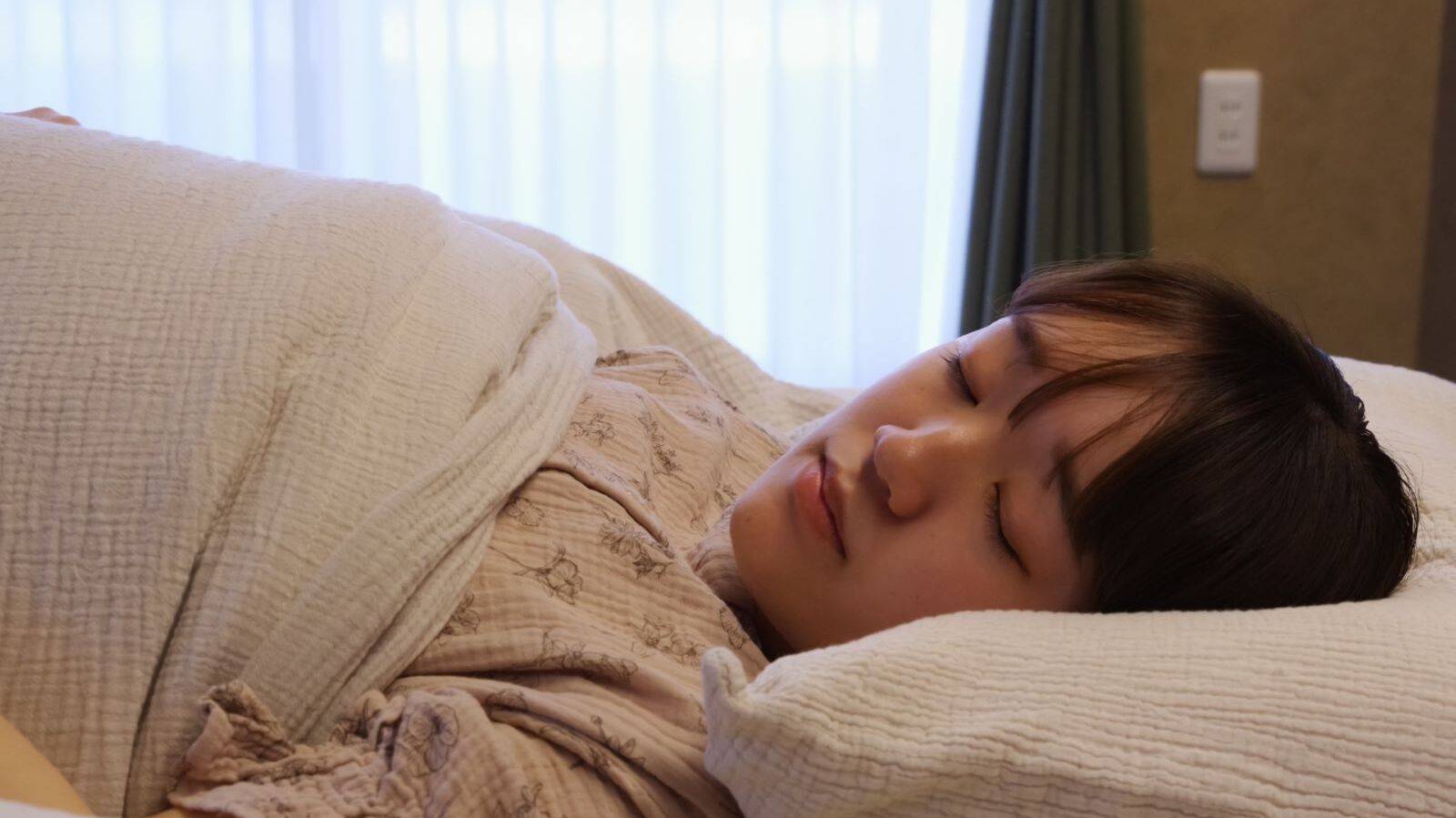 睡眠不足で感情がネガティブにならないために！寝る前たった５呼吸でスーっと寝付ける安眠ツボおし