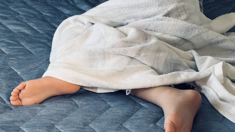 寝苦しい夜もこれでスッと寝付ける！朝までぐっすり気持ちよく眠れる、お休み前の3ステップ