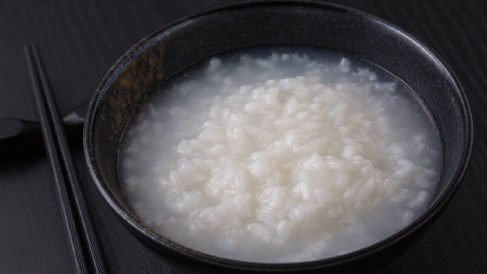 【痩せる朝ごはん】お粥にちょい足しするだけ!代謝がアップする食材は?管理栄養士が解説