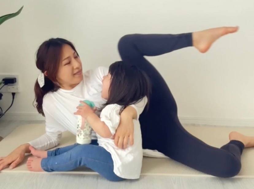 脚を引き寄せるイメージ