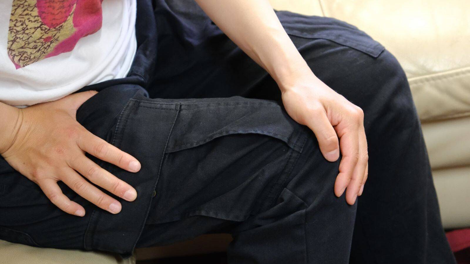股関節の付け根がなんだか痛いなら→座っている時の違和感を今すぐほどく「お手軽椅子ストレッチ」