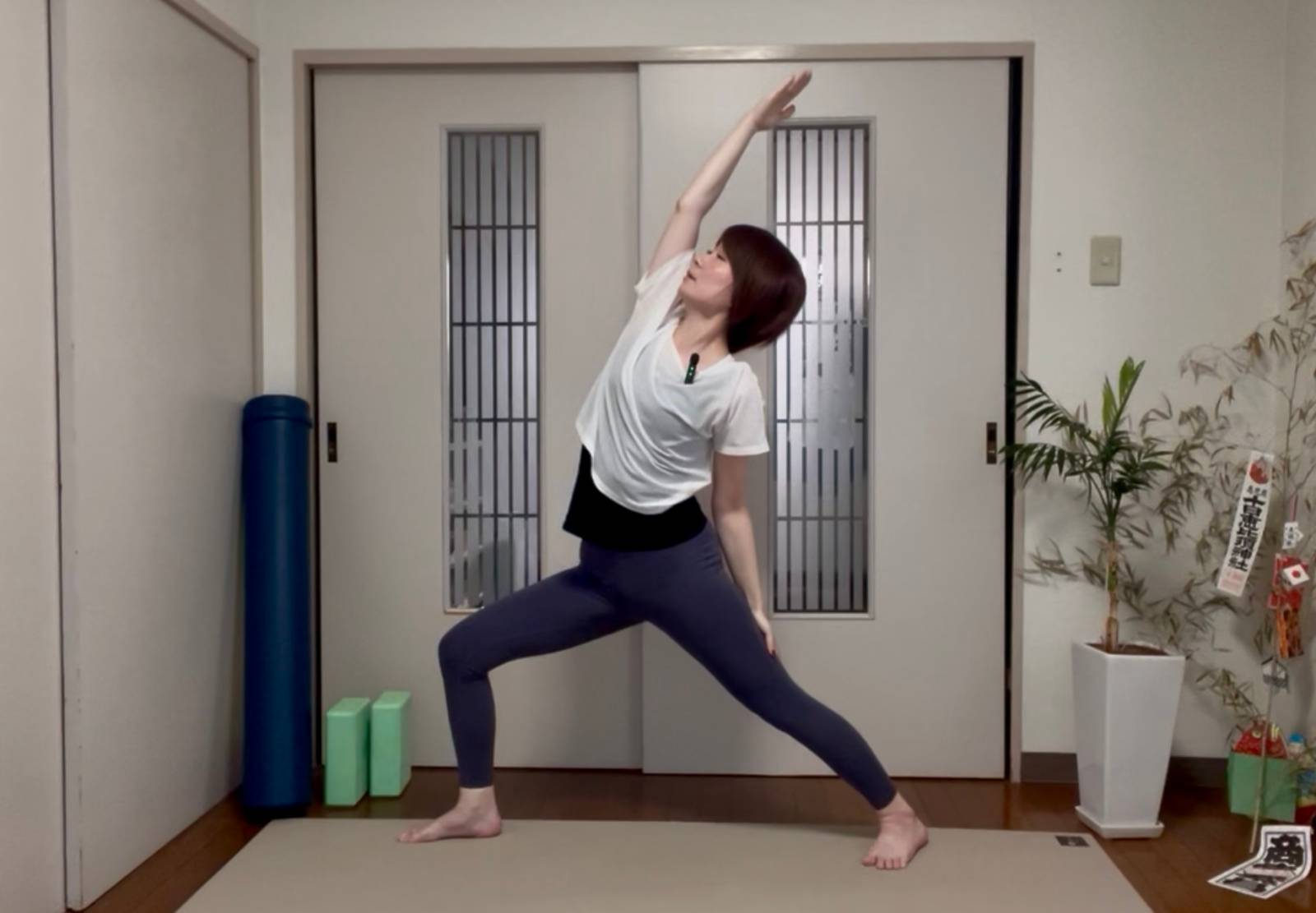 天を仰ぐ英雄のポーズ