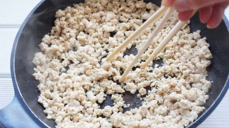 朝が変わる！簡単【鶏そぼろ】のススメ｜管理栄養士考案の作り方、栄養アップアレンジ3選