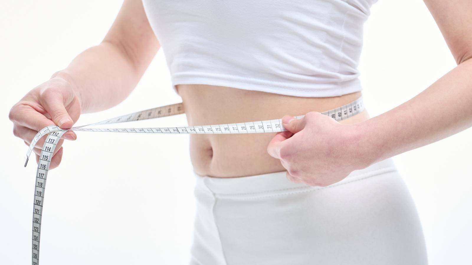 ぽっこりお腹の根本原因にアプローチ！寝たまま筋力と代謝を上げる〈橋のポーズ〉エクササイズ