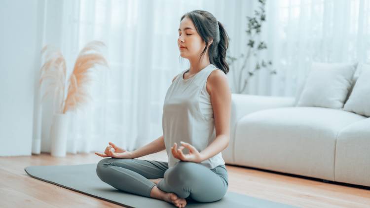 マインドフルネス瞑想の中で頭痛やイライラが生じた時の対処法｜公認心理師が体験から学んだこと