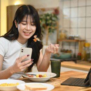 無意識のうちに老化がどんどん進んでしまうNGな食べ方とは？【管理栄養士が解説】