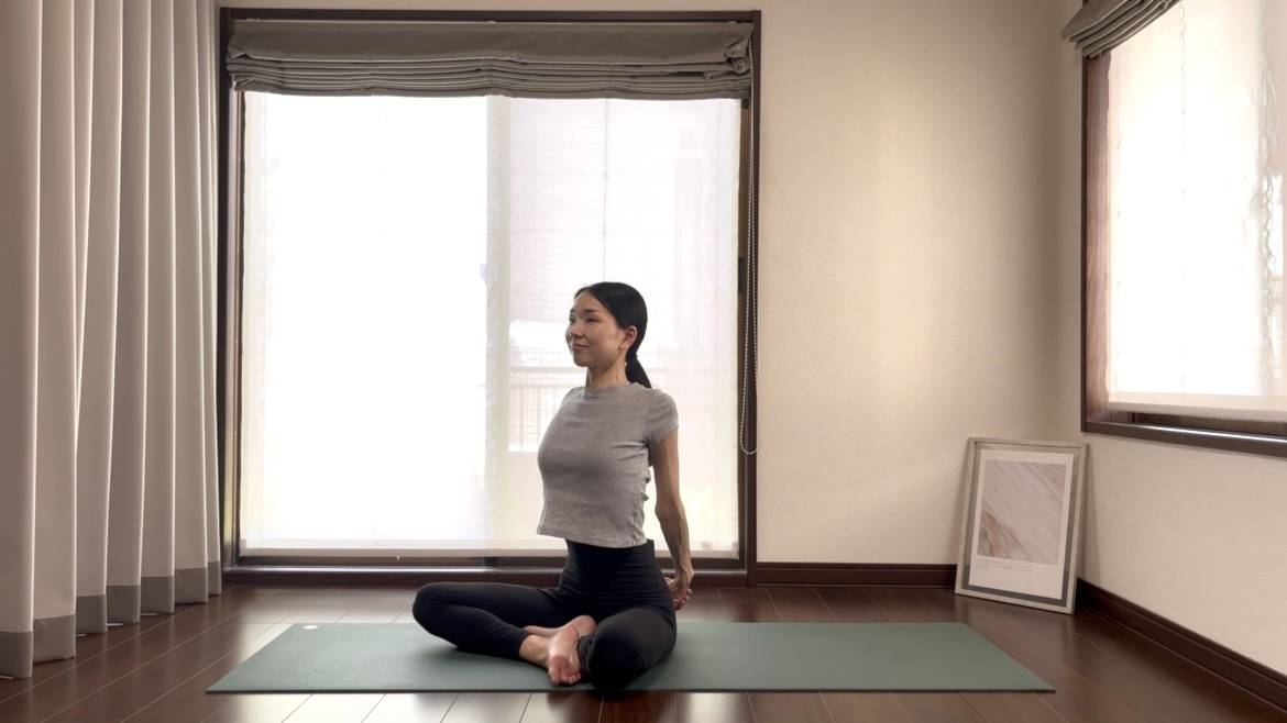 バストアップストレッチ