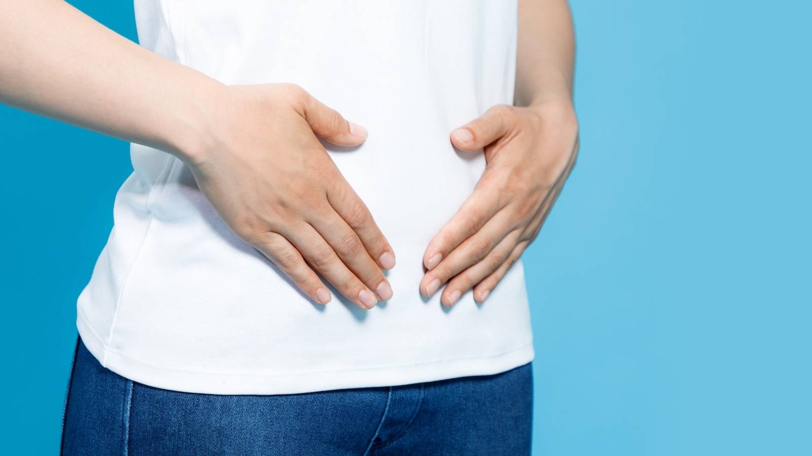 「食べすぎちゃった…」そんな日はぜひやって!脂肪に変わるのを防ぐ習慣と簡単ストレッチ