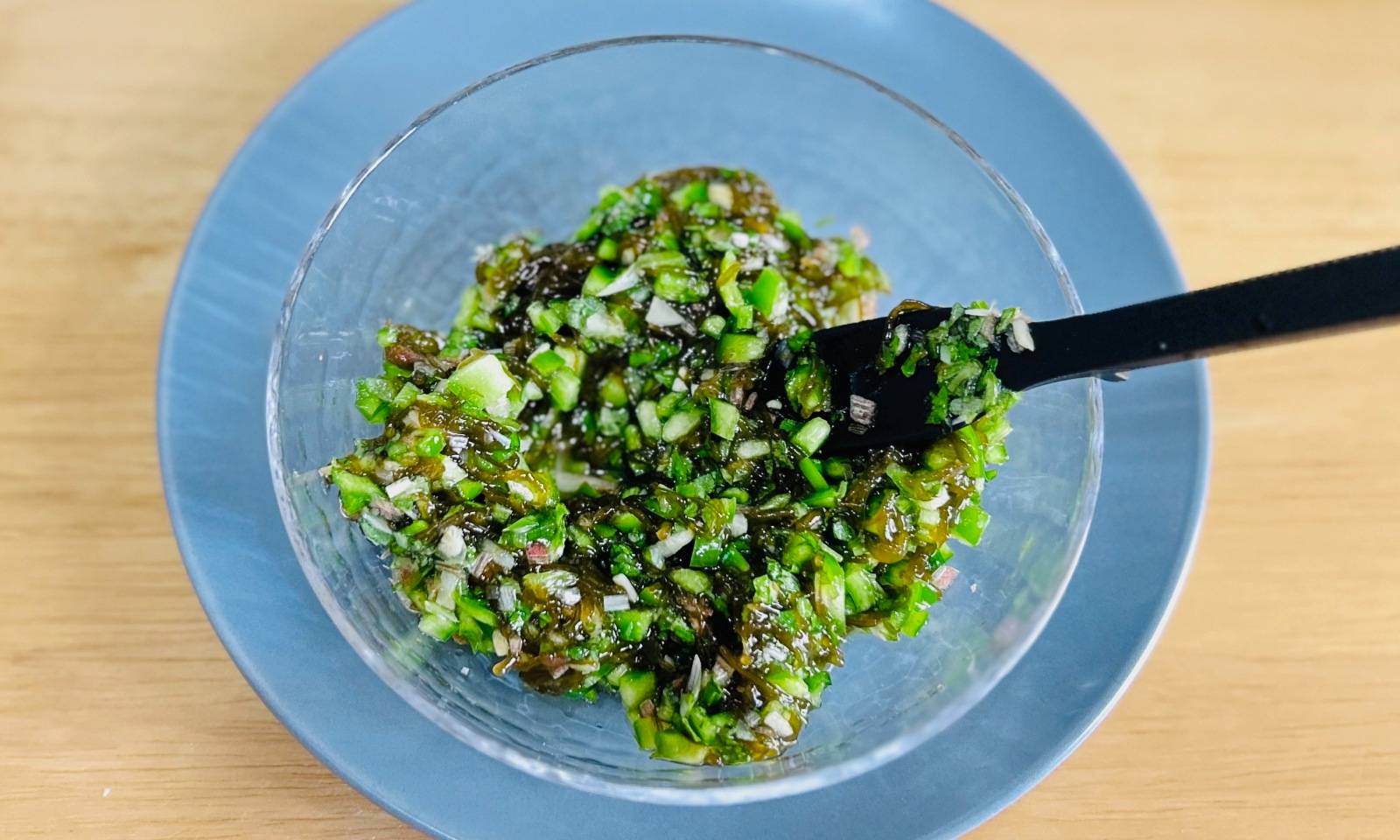 材料を混ぜ合わせる