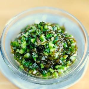 「食べる紫外線対策」！？強い日差しに緑野菜のビタミンCが効く【夏野菜のきざみ和え】
