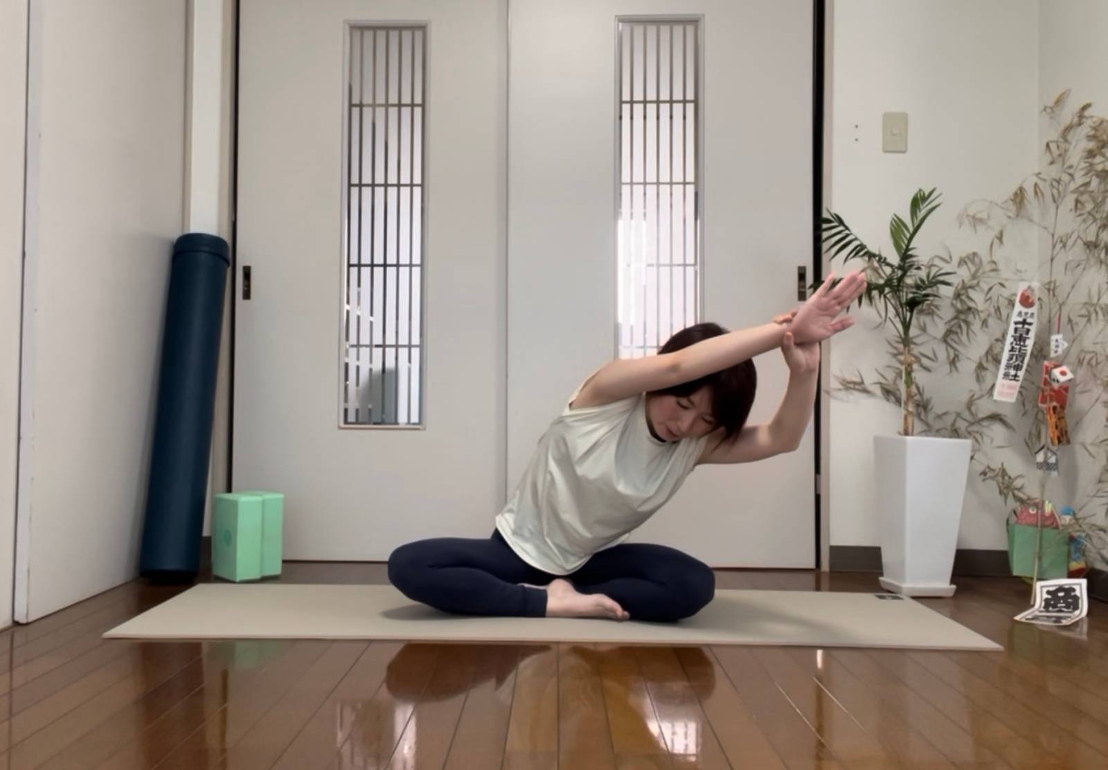 腰をほぐすストレッチ