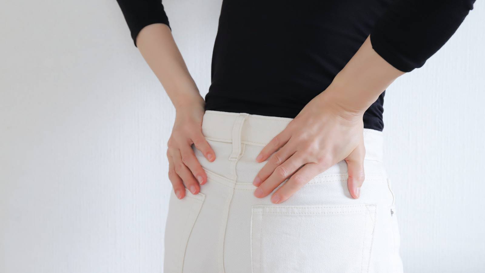 「最近背が縮んだかも？」は要注意！骨粗しょう症が進行するサイン｜医師が解説