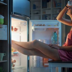 「寝汗・ほてり」は更年期だけじゃない？リンパ系の病気との違いとは｜医師が解説