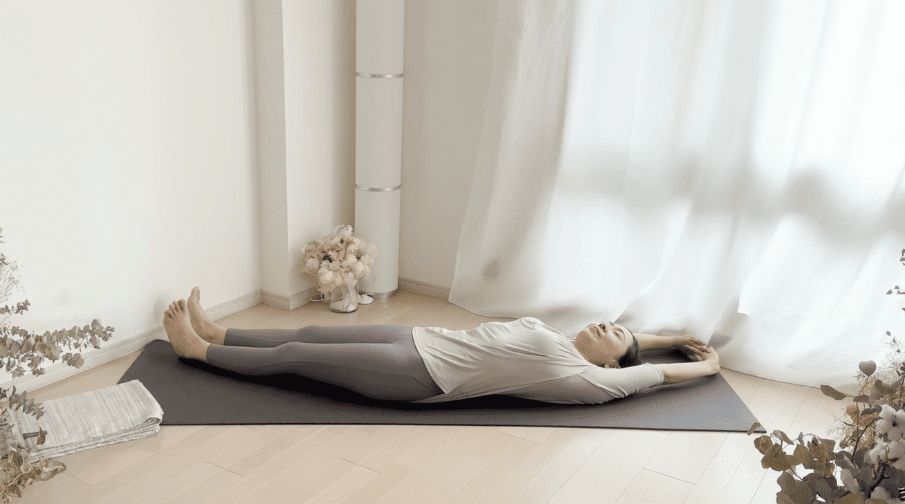 三日月のポーズ