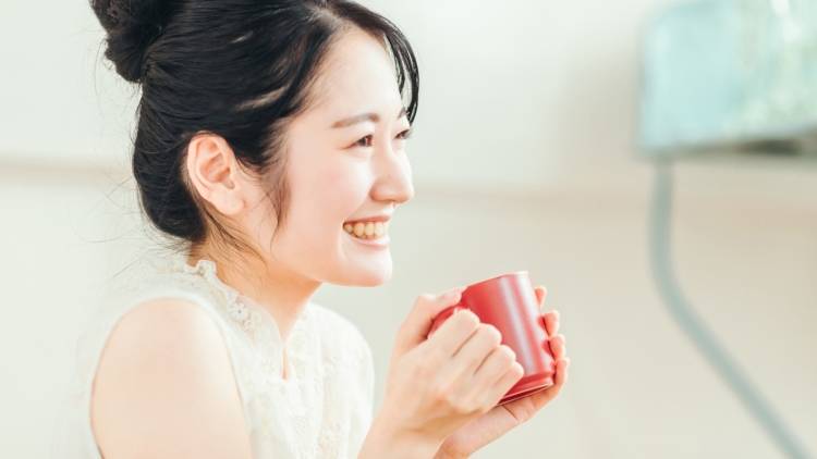 飲むタイミングも大事！「痩せホルモン」がどんどん増える飲み物とは｜管理栄養士が解説