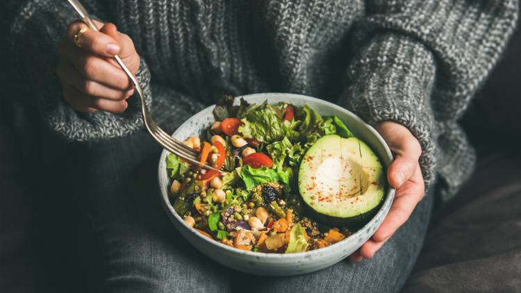 『ホットフラッシュは92％減少』｜大豆を含む低脂肪ヴィーガン食が更年期の症状を軽減する可能性！