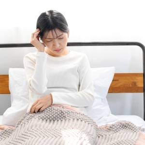 体の重だるさは〈朝のひとねじり〉で解決!巡りのよい体になれる&体が軽くなる寝たまま簡単ストレッチ