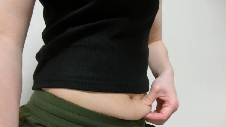 何をやっても変わらなかった｢下腹ポッコリ｣に効く！座ってできる"ぺたんこスイッチオン"エクサ