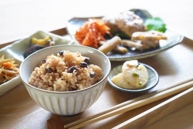知らずに食べていませんか？雑穀米を食べないほうがいい人の特徴を管理栄養士が解説