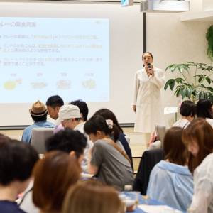 「夏至の日に体の内側からデトックス！腸活ヨガ×薬膳カレー」レポート